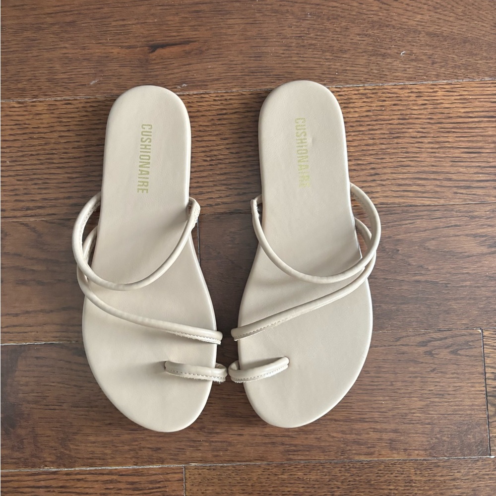 Cushionaire Women's Sandals Size 6